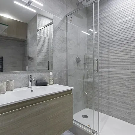 De Luxe, Meynadier By Halldis Apartment *