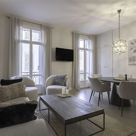 De Luxe, Meynadier By Halldis Apartment