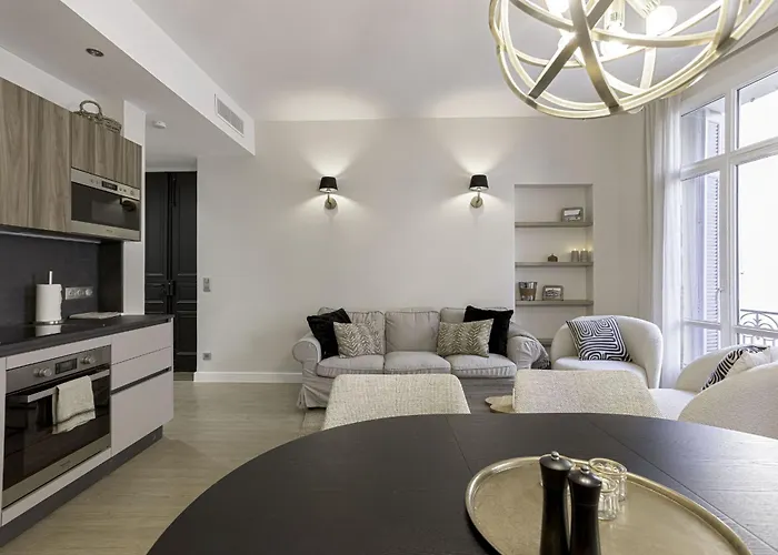 De Luxe, Meynadier By Halldis *