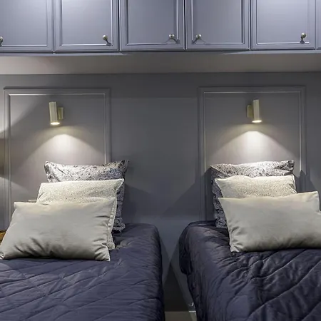 De Luxe, Meynadier By Halldis * 戛纳